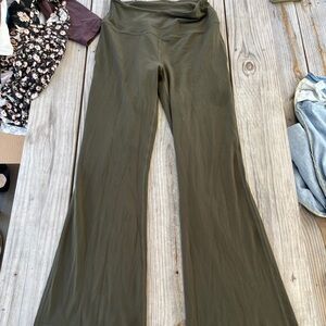 Lululemon Groove Super-High-Rise Flared Pant Nulu